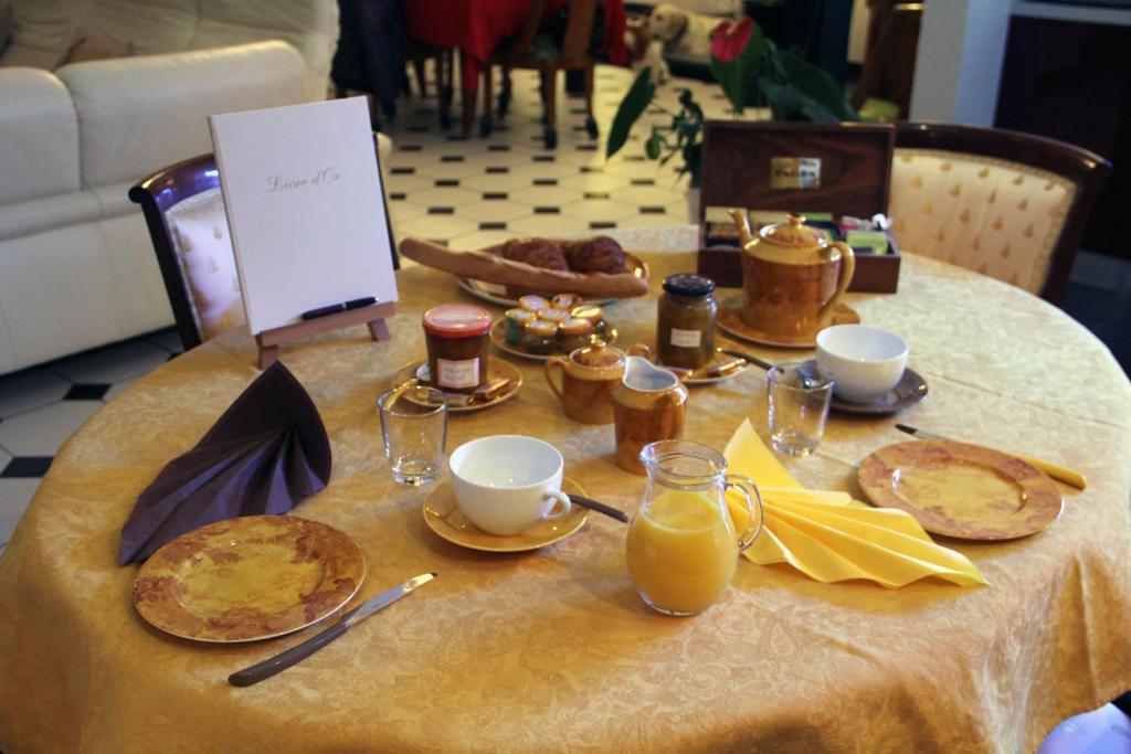 L'Orangerie Panzió Bellerive-sur-Allier Kültér fotó